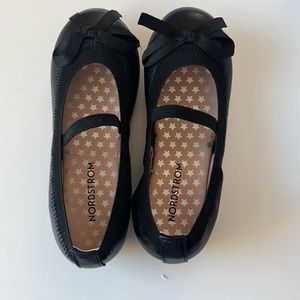 NWT Nordstrom Brand Black Slip-on flats